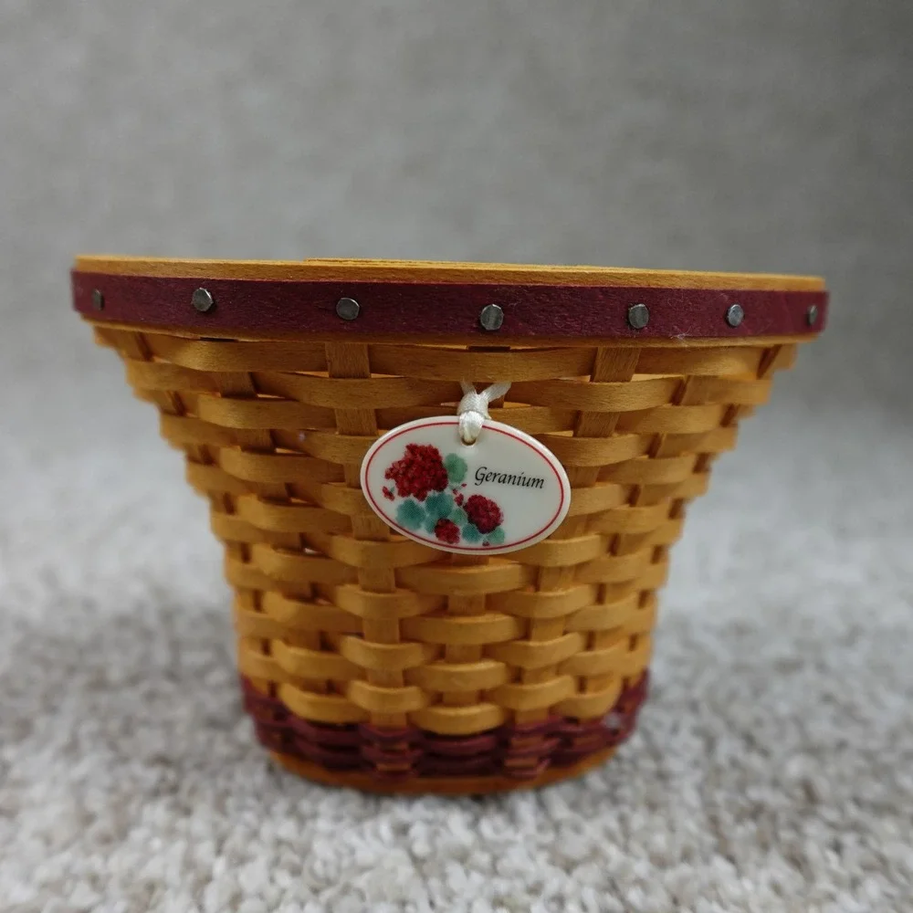 Longaberger 2005 Collectors Club May Series Mini Geranium Basket Set Red Floral